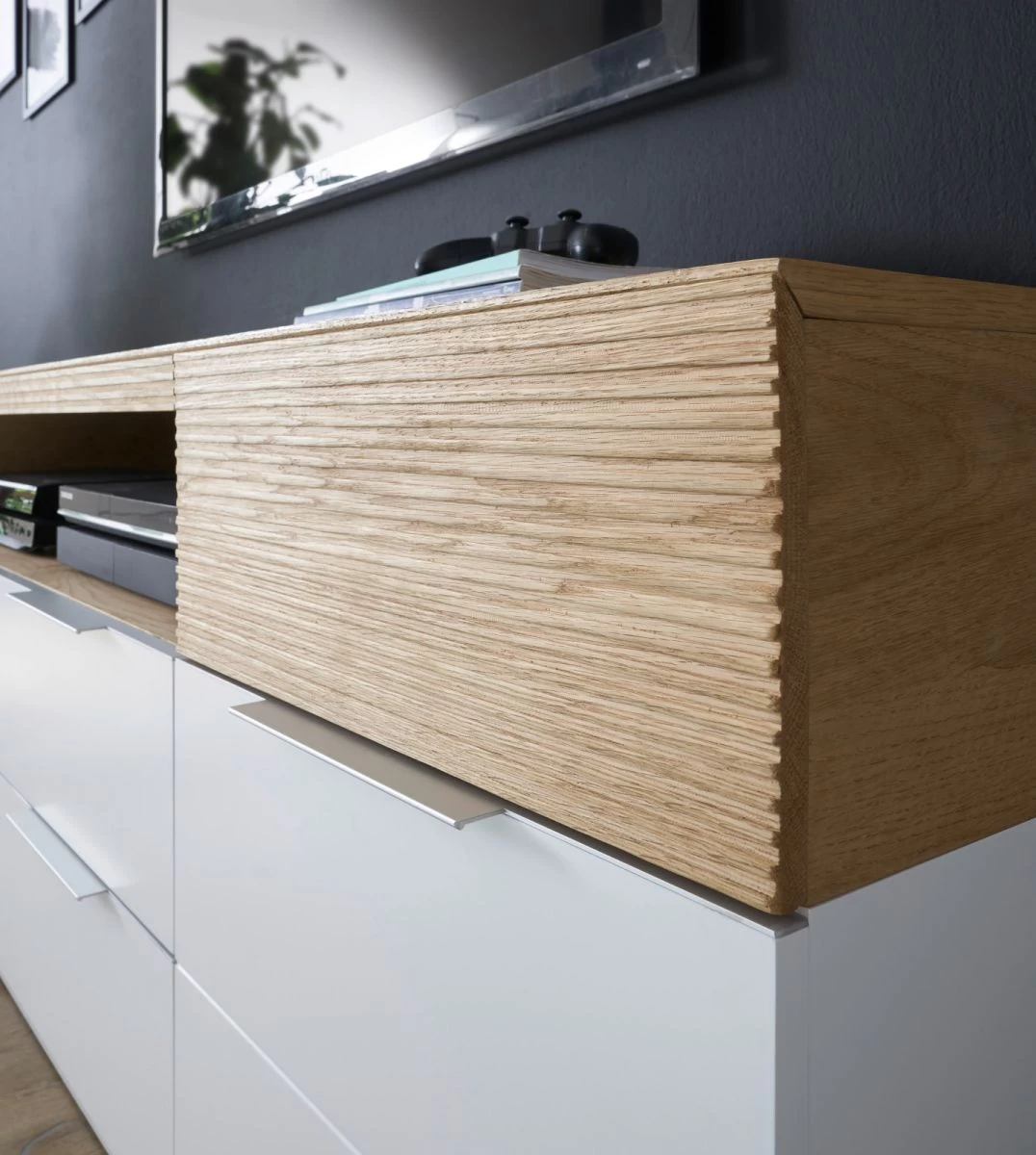 TV-Lowboard "Dubai" In Weiß Matt Lackiert Und Eiche Massiv TV Board 182 X 46 Cm 4 TV-Lowboard "Dubai" In Weiß Matt Lackiert Und Eiche Massiv TV Board 182 X 46 Cm – Bild 2